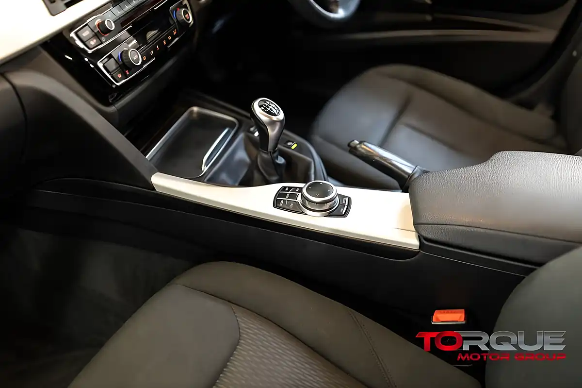 Used 2018 BMW 3 Series Se Touring Blue - Interior and Exterior details 19