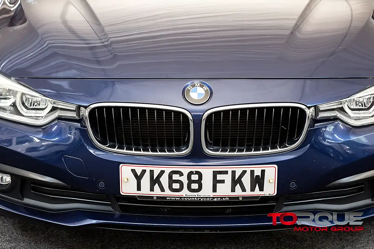 Used 2018 BMW 3 Series Se Touring Blue - Interior and Exterior details 4