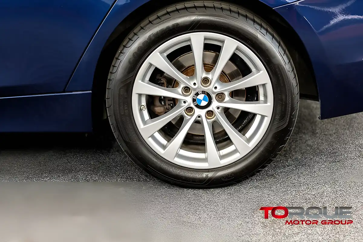 Used 2018 BMW 3 Series Se Touring Blue - Interior and Exterior details 8