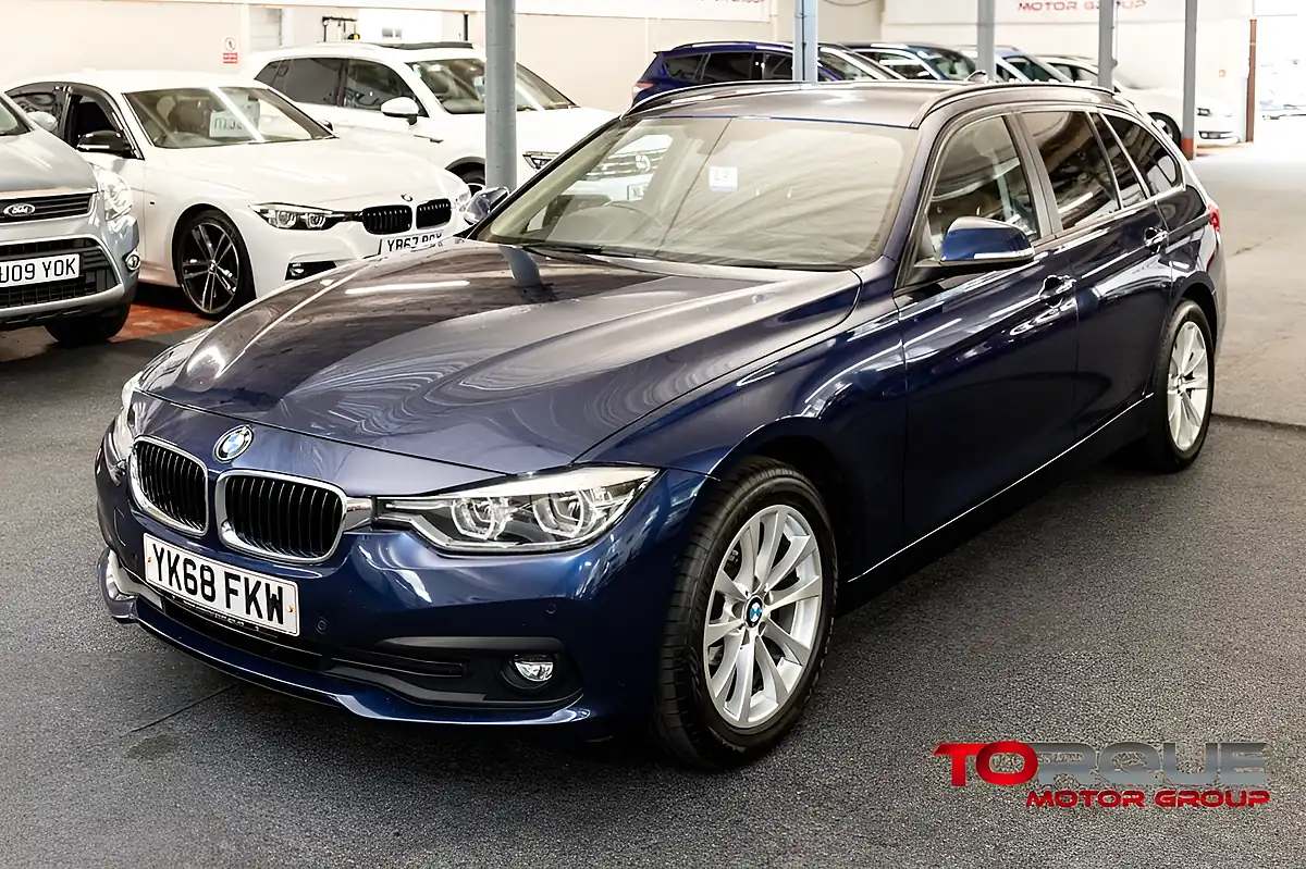 Used 2018 BMW 3 Series Se Touring Blue - Interior and Exterior details 9
