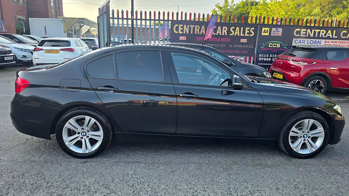 Used 2018 BMW 3 Series Sport Black - Front View