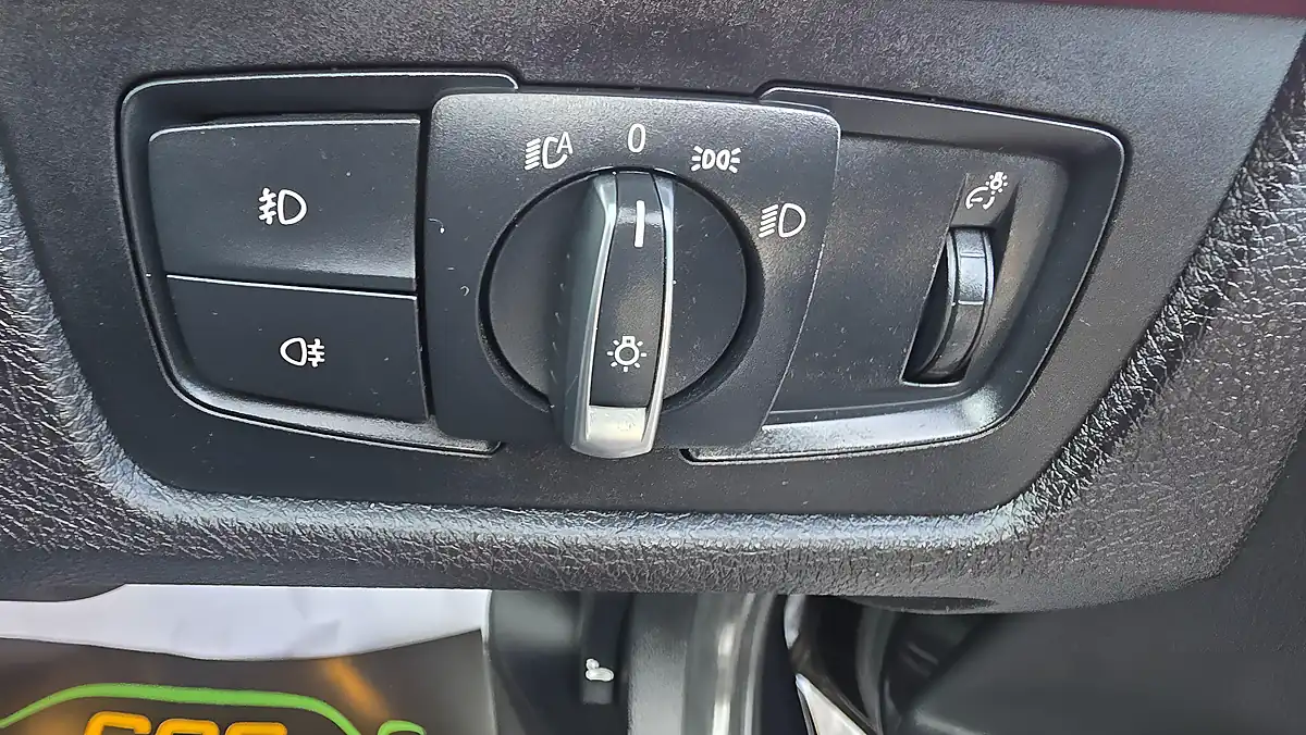 Used 2018 BMW 3 Series Sport Black - Interior and Exterior details 12
