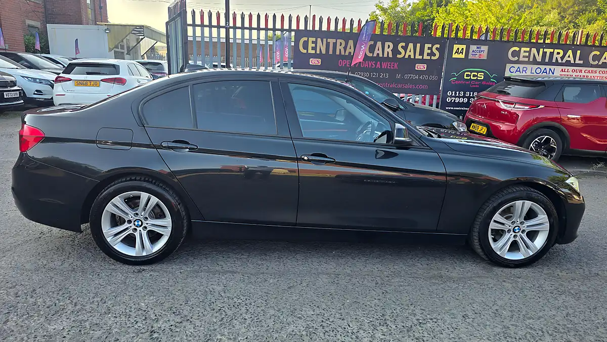 Used 2018 BMW 3 Series Sport Black - Interior and Exterior details 5