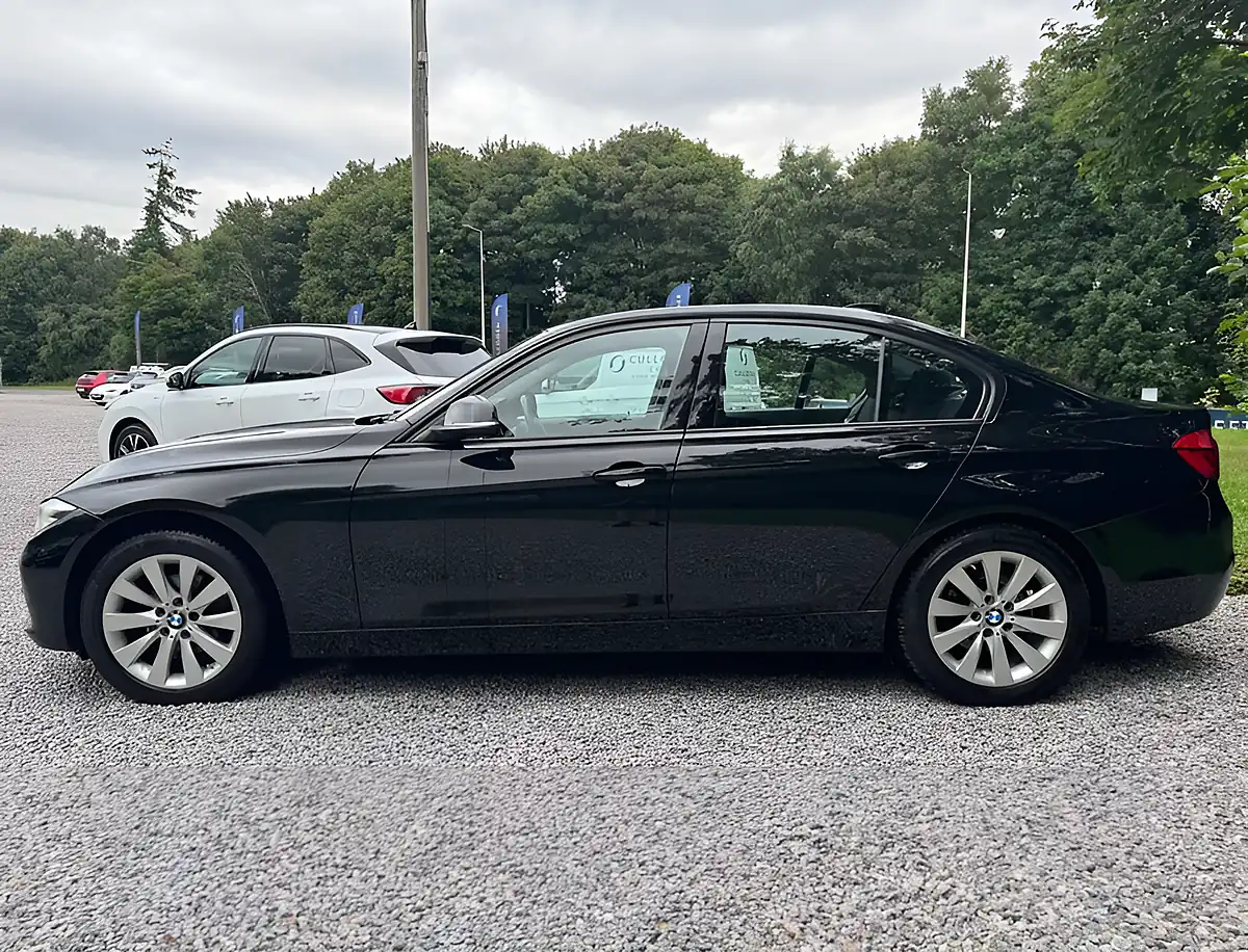 Used 2018 BMW 3 Series Sport Jet Black - Interior and Exterior details 6