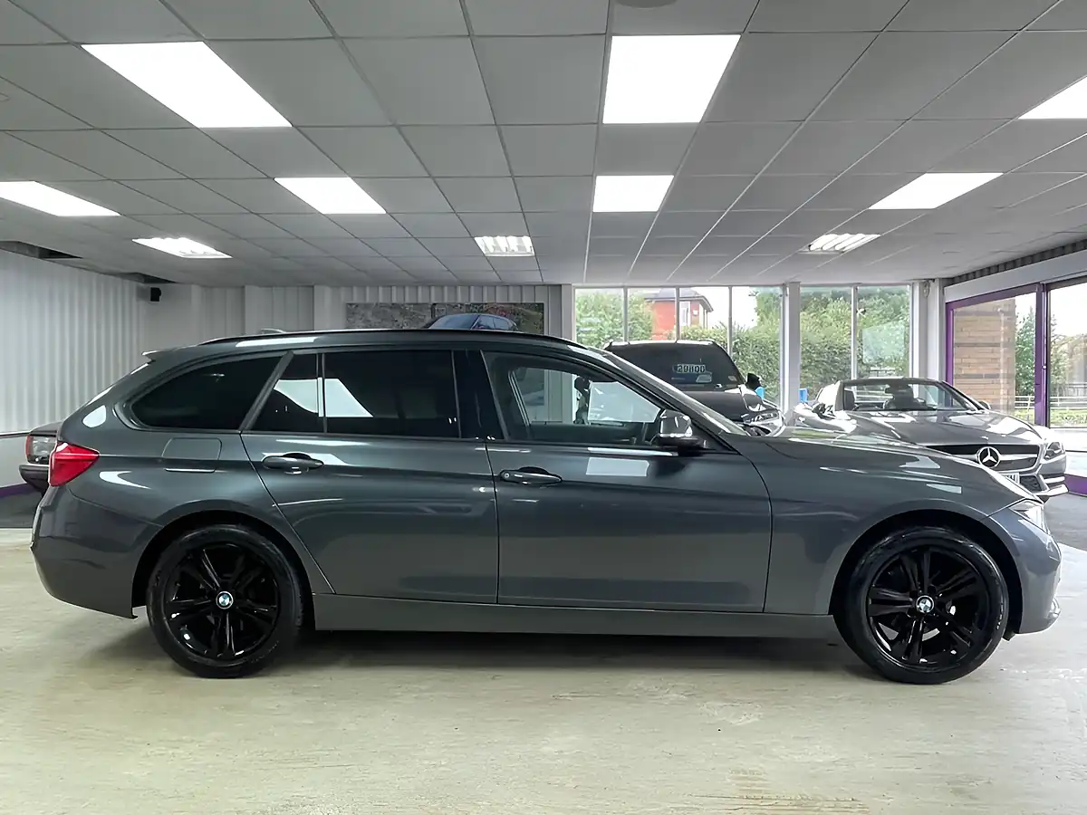 Used 2018 BMW 3 Series Sport Mineral Grey - Interior and Exterior details 10