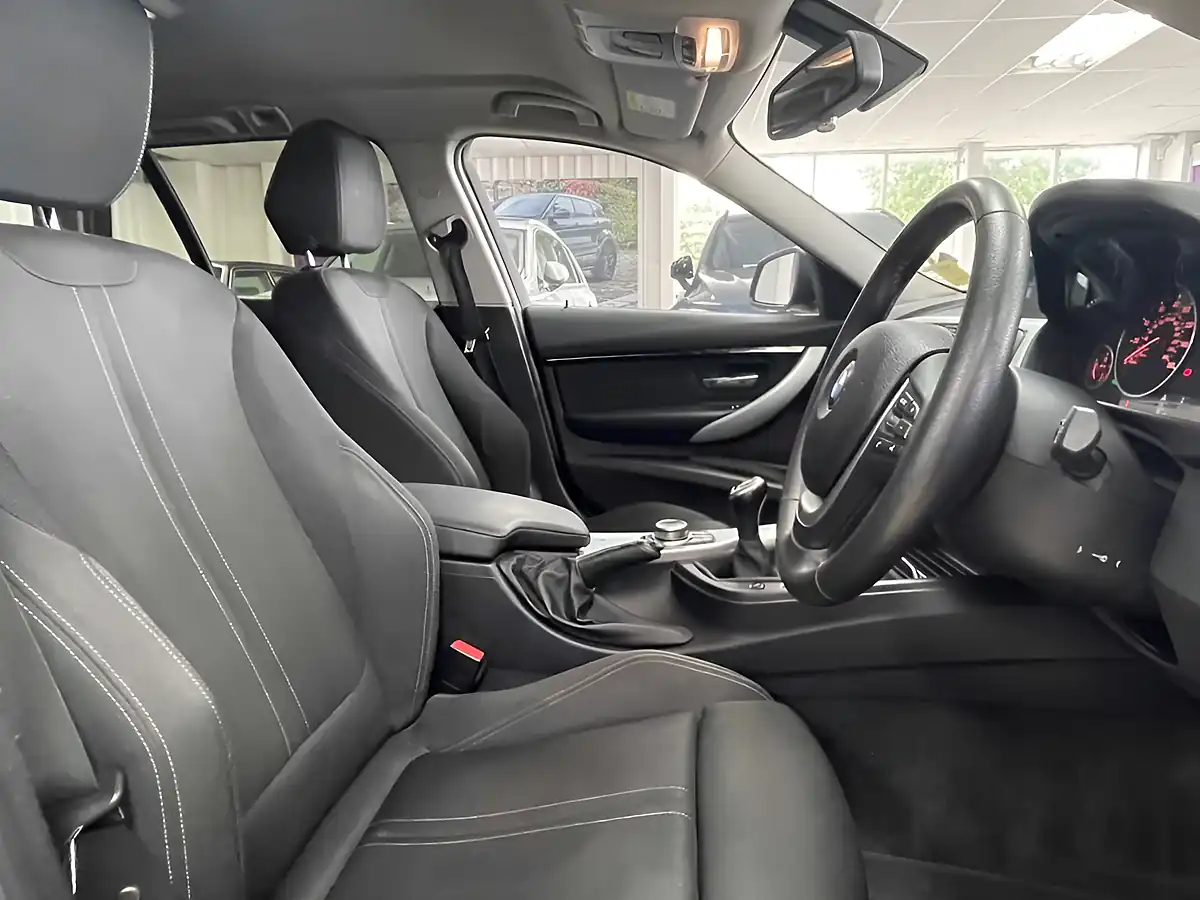 Used 2018 BMW 3 Series Sport Mineral Grey - Interior and Exterior details 14