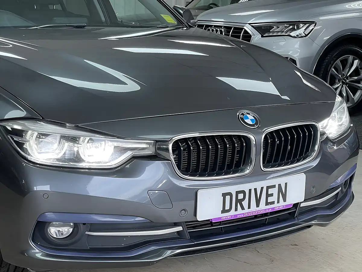 Used 2018 BMW 3 Series Sport Mineral Grey - Interior and Exterior details 3
