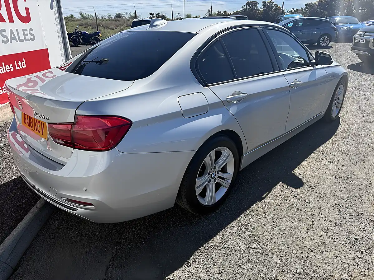 Used 2018 BMW 3 Series Sport Silver - Interior and Exterior details 3