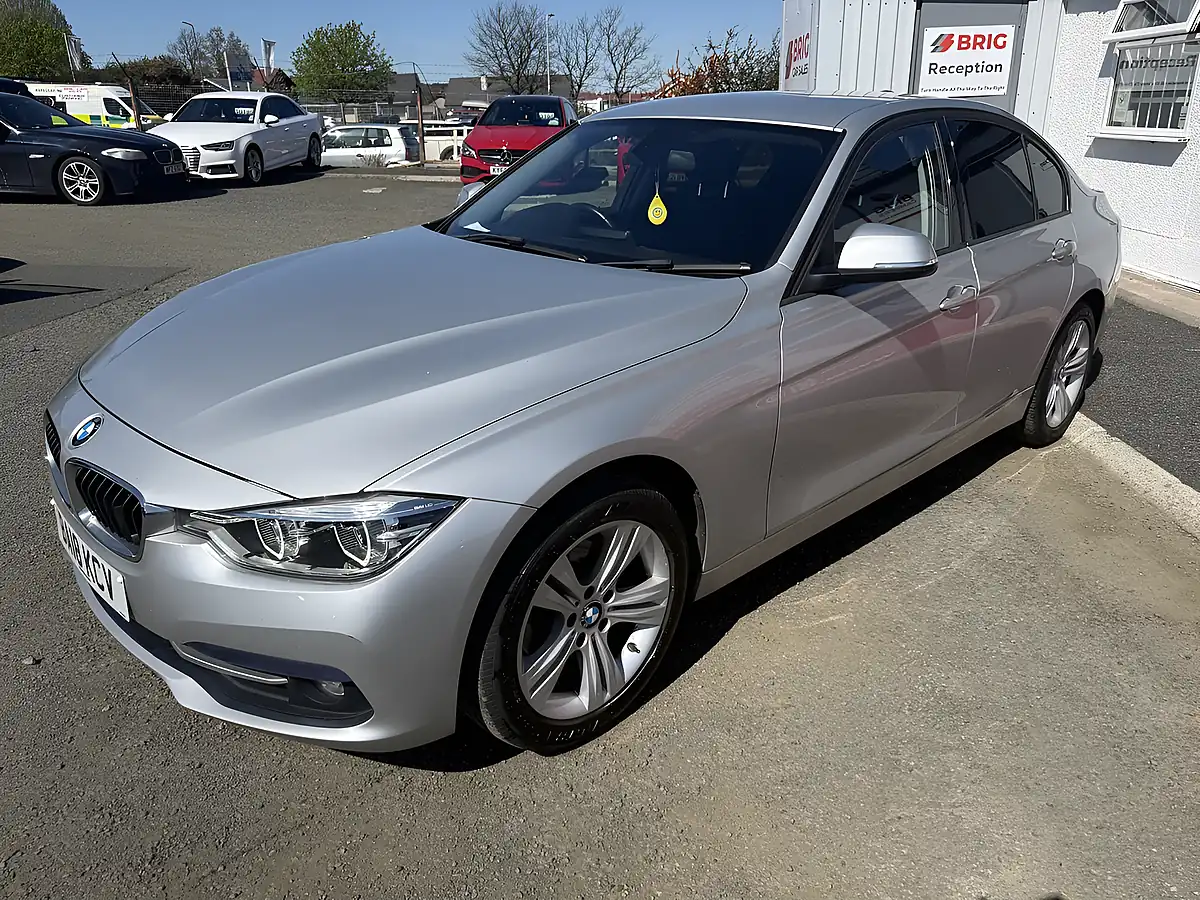 Used 2018 BMW 3 Series Sport Silver - Interior and Exterior details 7