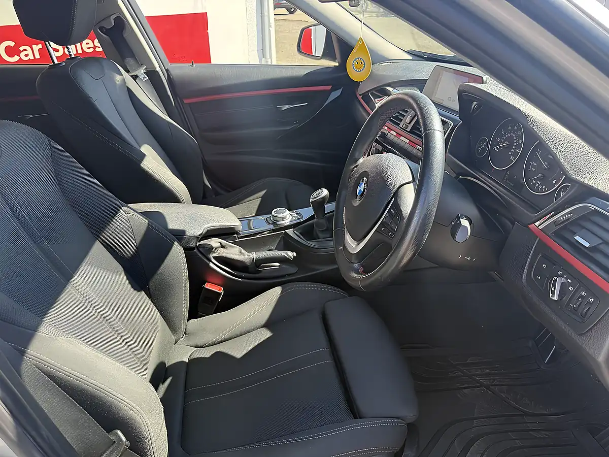 Used 2018 BMW 3 Series Sport Silver - Interior and Exterior details 11