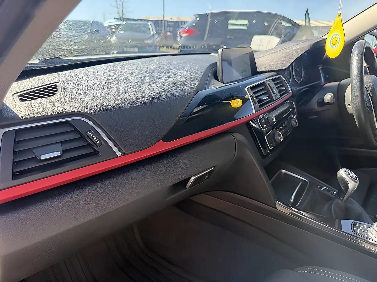 Used 2018 BMW 3 Series Sport Silver - Interior and Exterior details 14