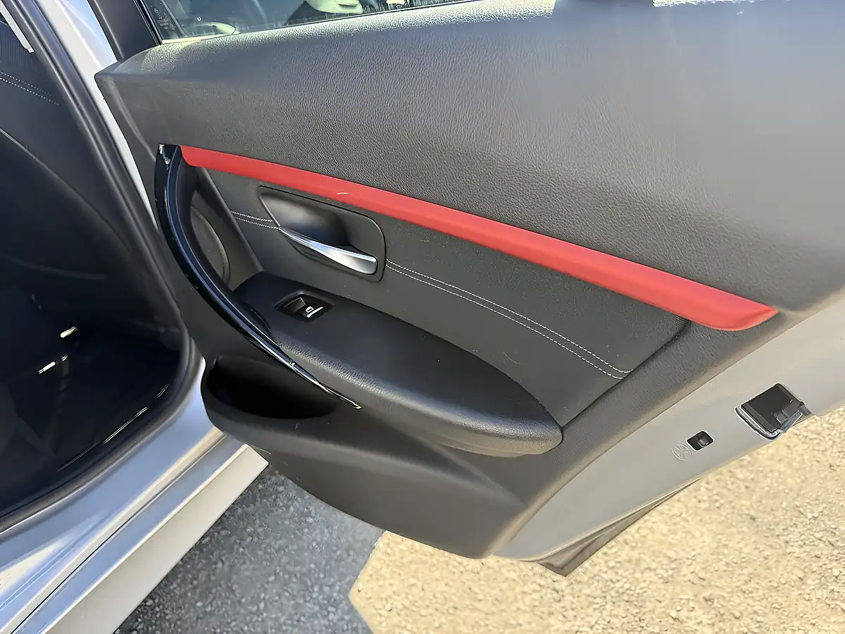 Used 2018 BMW 3 Series Sport Silver - Interior and Exterior details 17