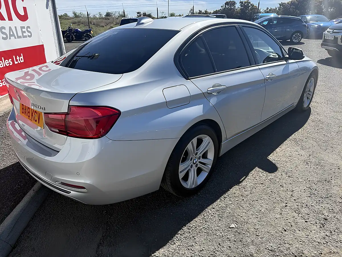 Used 2018 BMW 3 Series Sport Silver - Interior and Exterior details 3