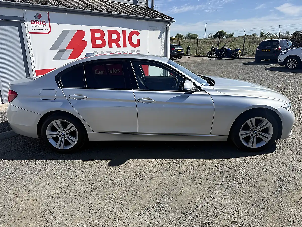 Used 2018 BMW 3 Series Sport Silver - Interior and Exterior details 5