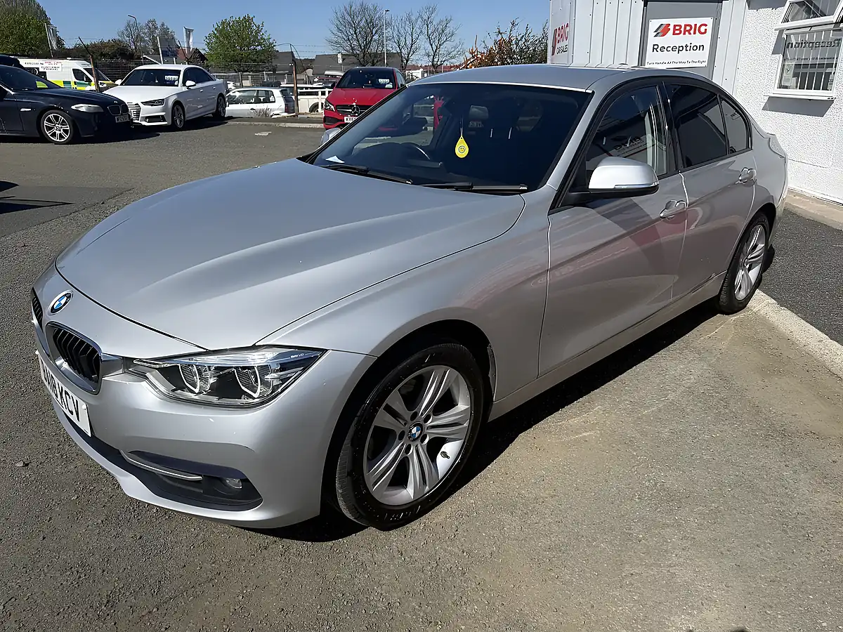 Used 2018 BMW 3 Series Sport Silver - Interior and Exterior details 7