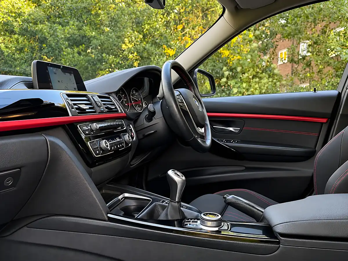 Used 2018 BMW 3 Series Sport Touring Black - Interior and Exterior details 13