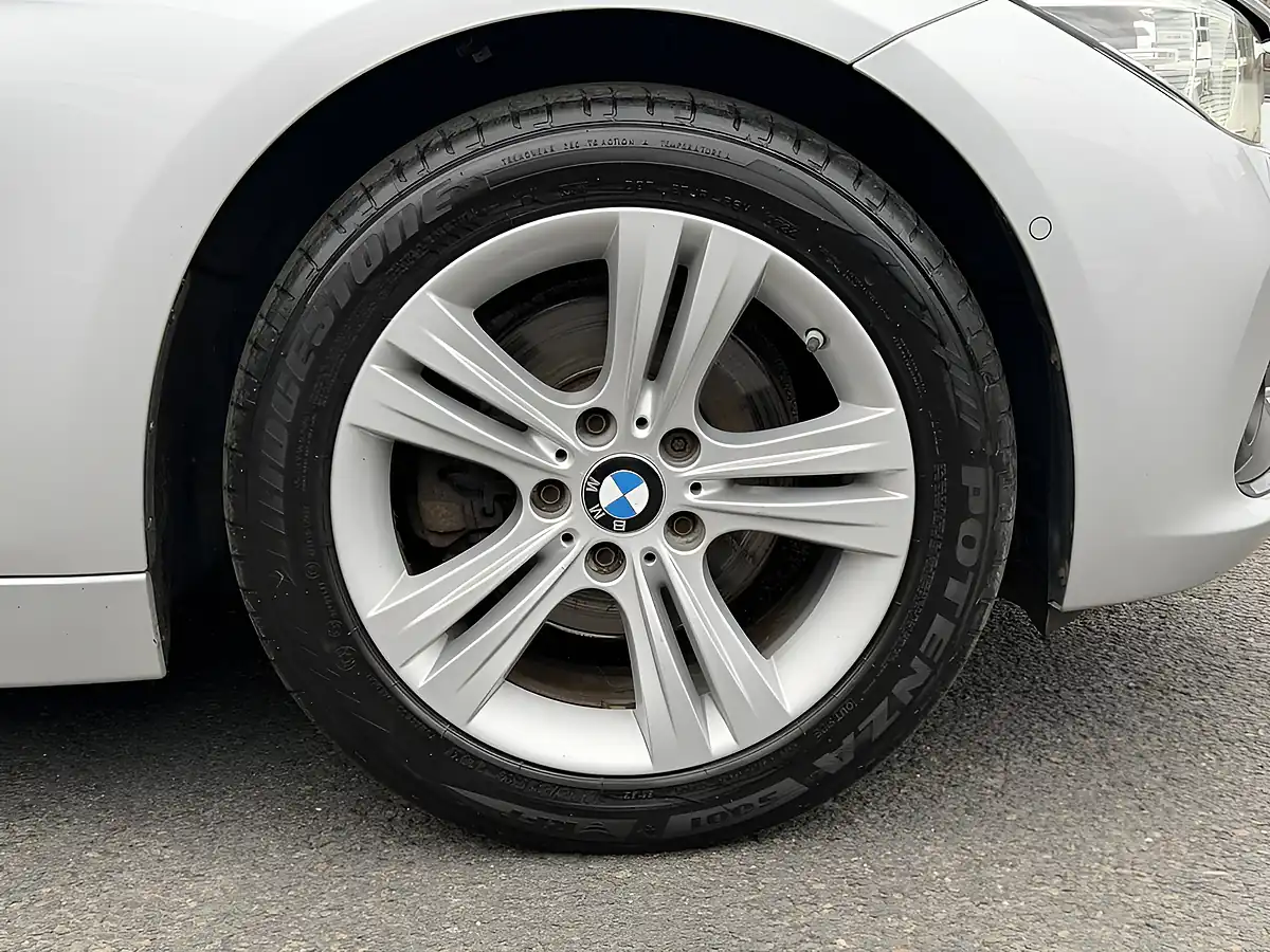 Used 2018 BMW 3 Series Sport Touring Silver - Interior and Exterior details 14