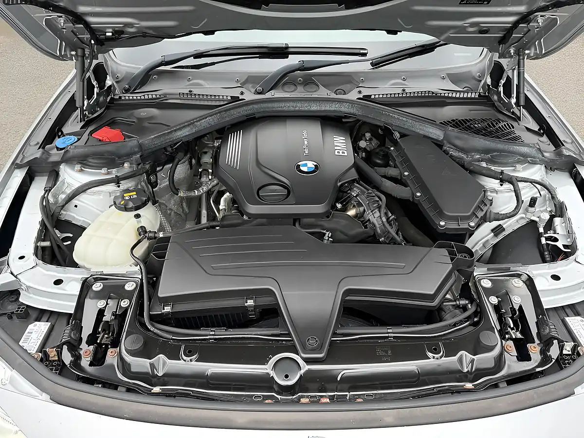 Used 2018 BMW 3 Series Sport Touring Silver - Interior and Exterior details 16