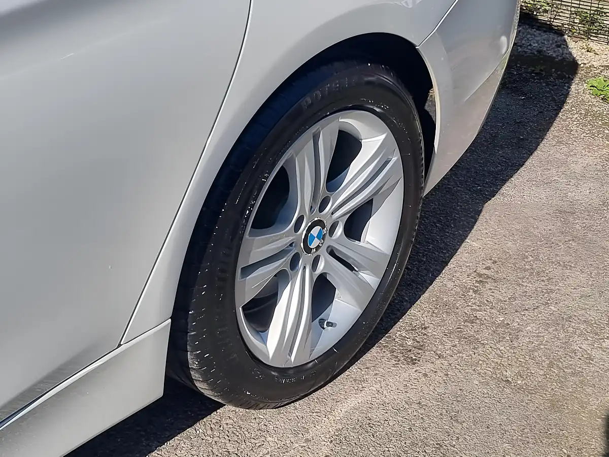 Used 2018 BMW 3 Series Sport Touring White - Interior and Exterior details 11