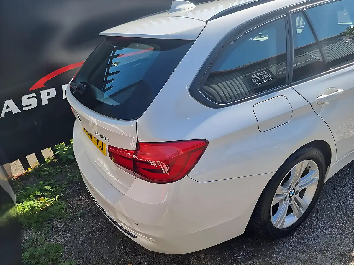 Used 2018 BMW 3 Series Sport Touring White - Interior and Exterior details 9