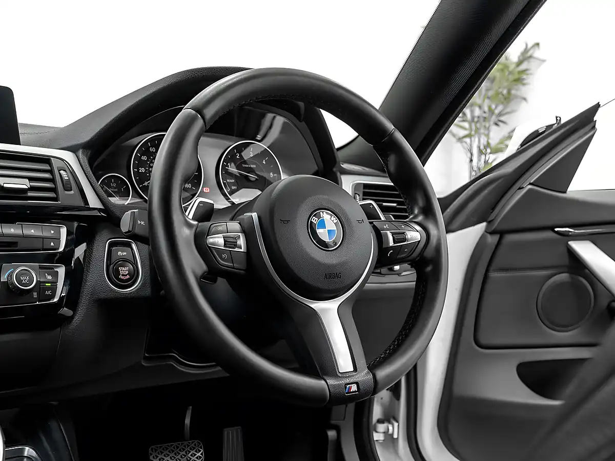 Used 2018 BMW 4 Series Gran Coupe M Sport Alpine White - Interior and Exterior details 19