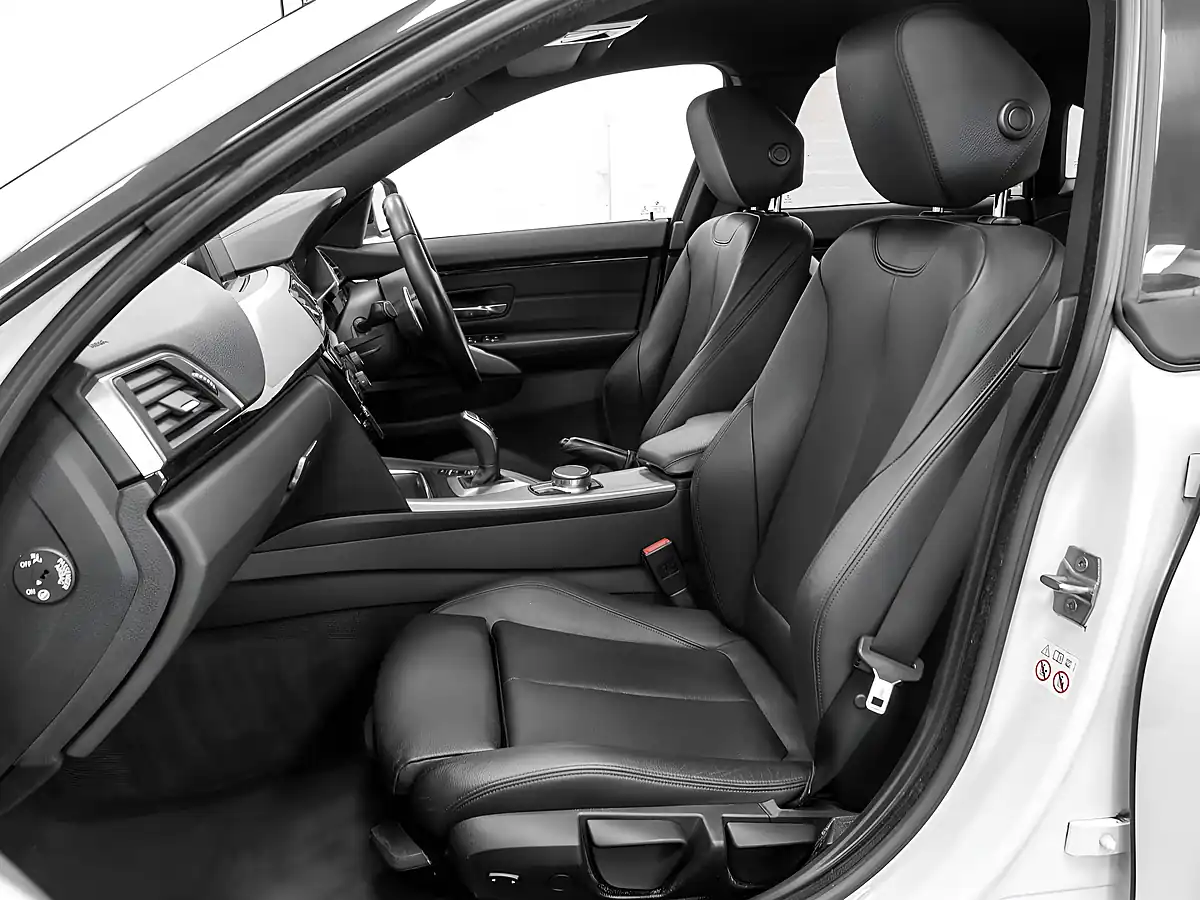 Used 2018 BMW 4 Series Gran Coupe M Sport Alpine White - Interior and Exterior details 20