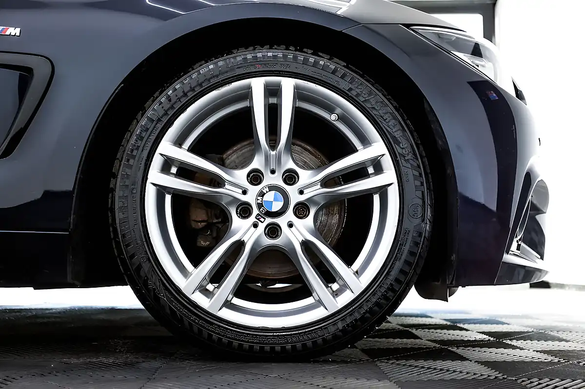 Used 2018 BMW 4 Series Gran Coupe M Sport Black/Blue - Interior and Exterior details 13