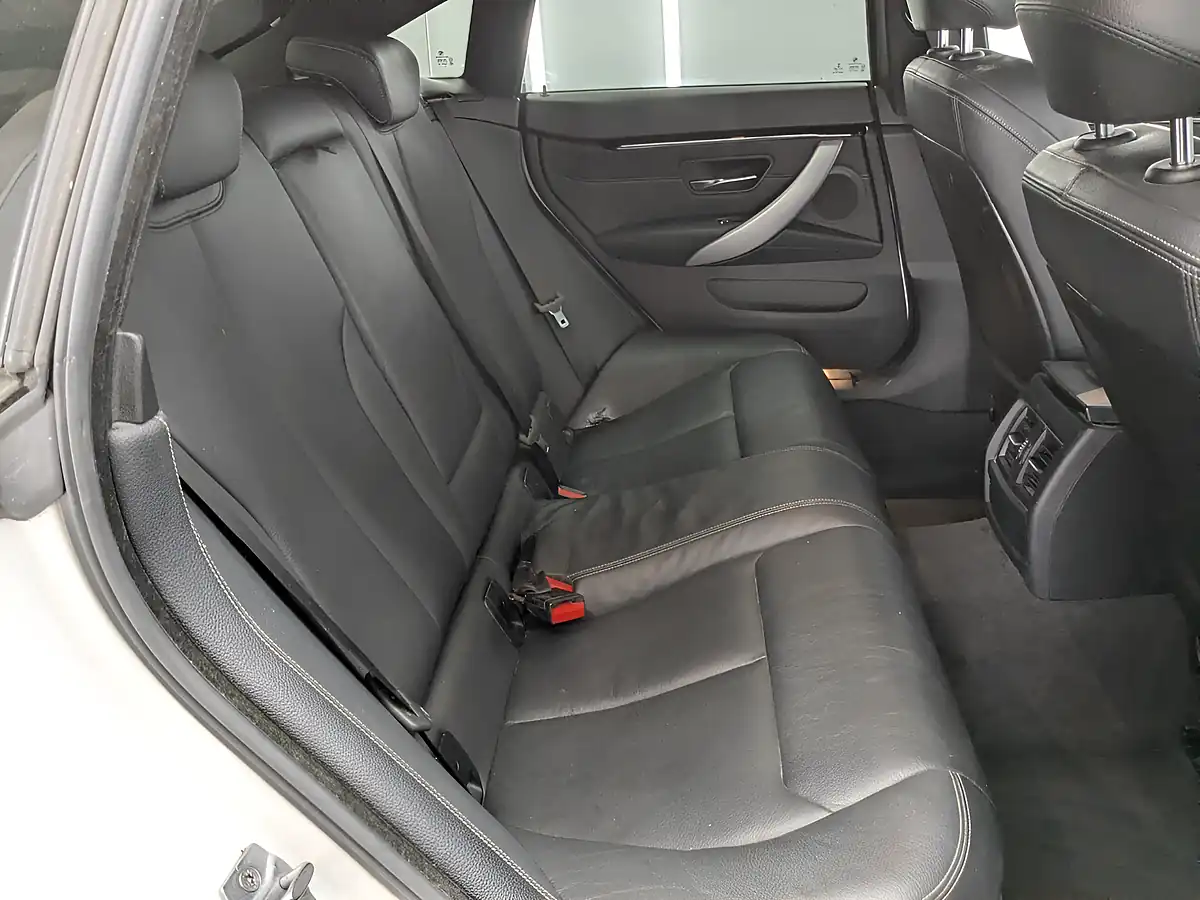 Used 2018 BMW 4 Series Gran Coupe M Sport White - Interior and Exterior details 13