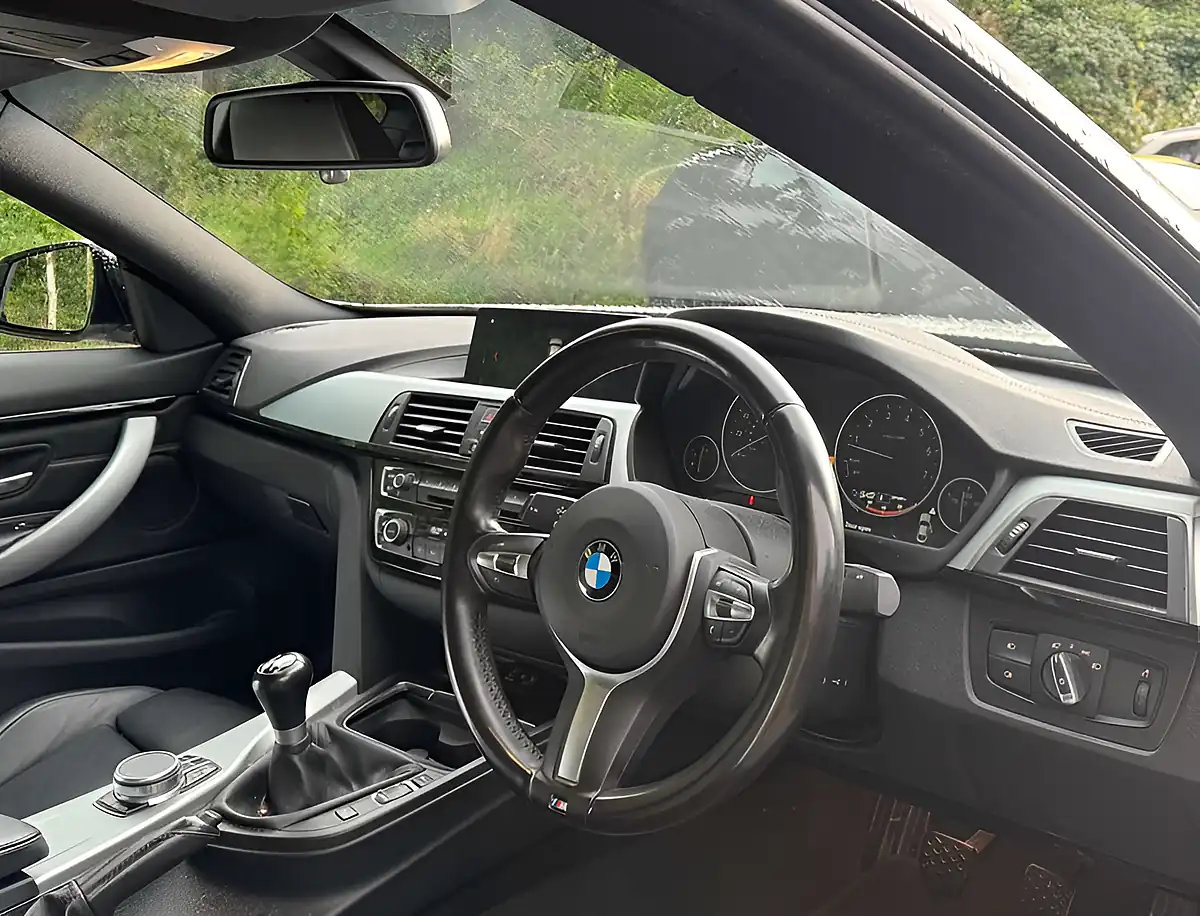 Used 2018 BMW 4 Series M Sport Alpine White - Interior and Exterior details 11