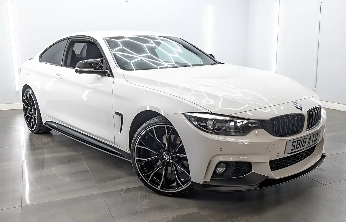 Used 2018 BMW 4 Series M Sport Alpine White - Front View
