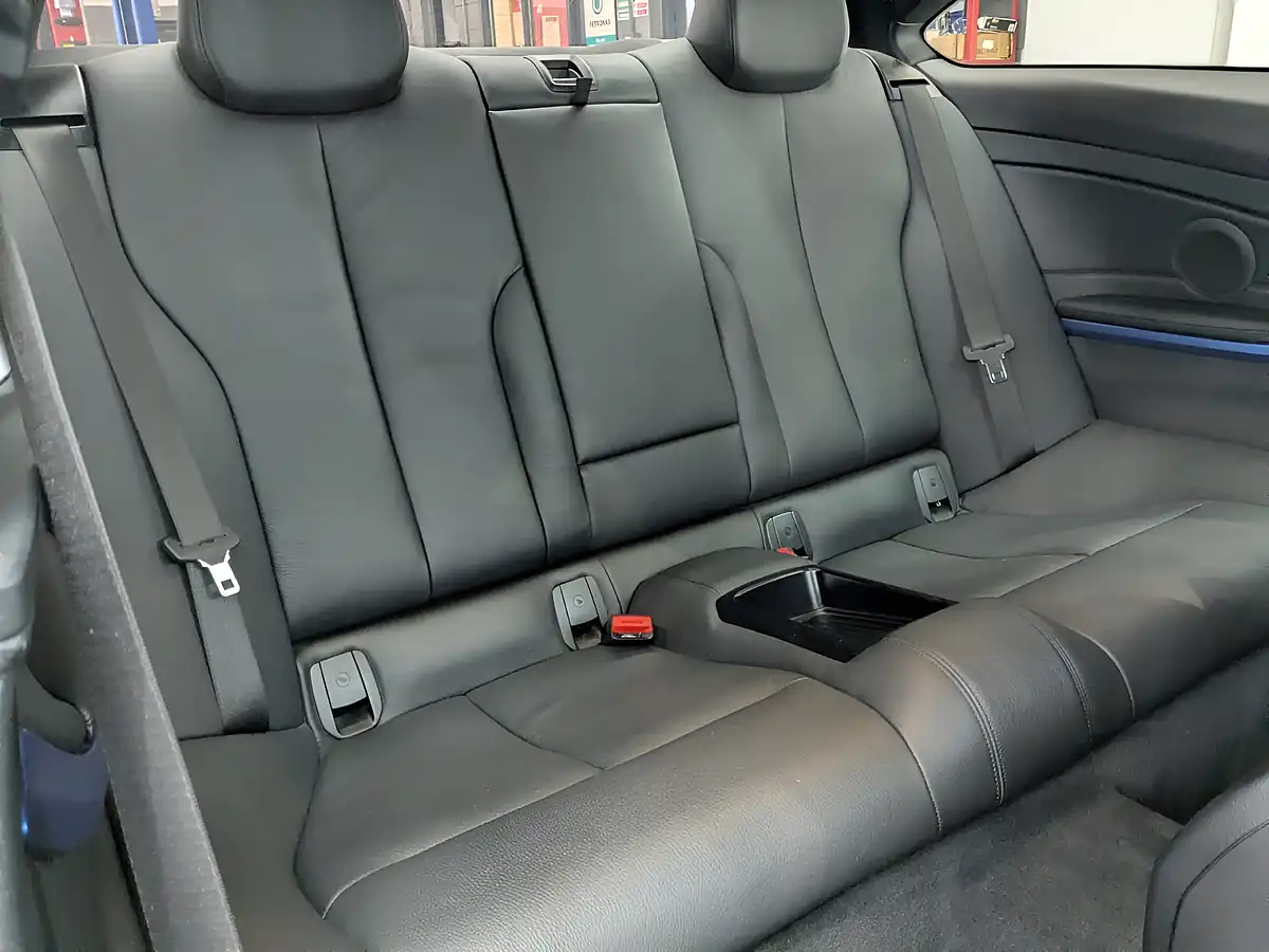 Used 2018 BMW 4 Series M Sport Alpine White - Interior and Exterior details 12