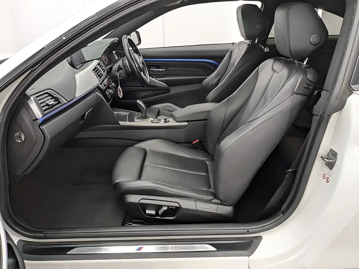 Used 2018 BMW 4 Series M Sport Alpine White - Interior and Exterior details 14