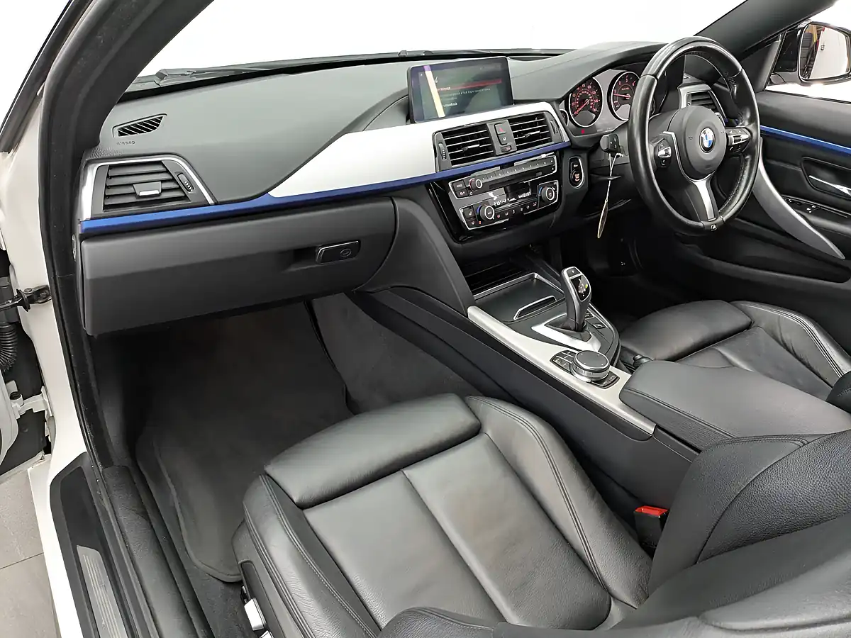 Used 2018 BMW 4 Series M Sport Alpine White - Interior and Exterior details 15