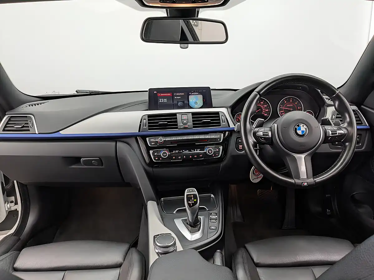 Used 2018 BMW 4 Series M Sport Alpine White - Interior and Exterior details 16