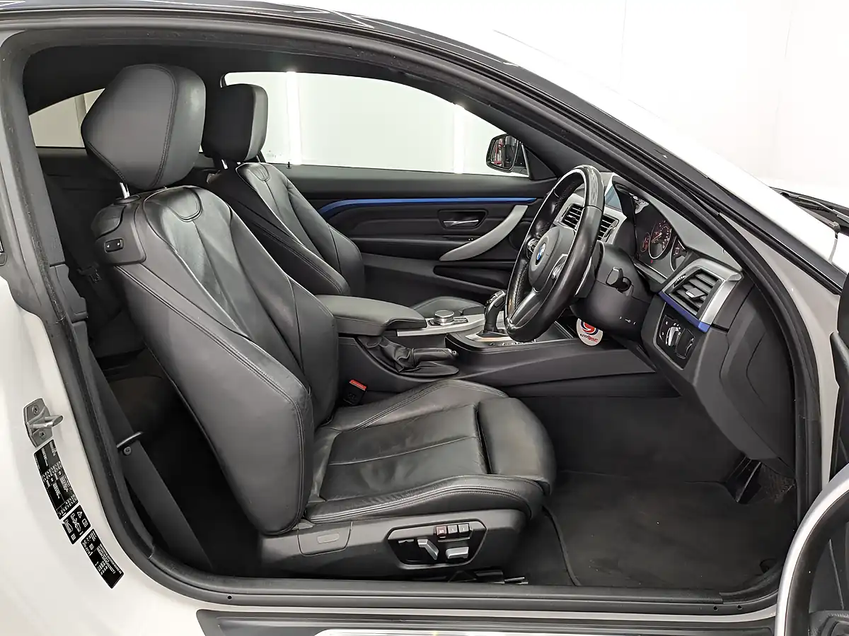 Used 2018 BMW 4 Series M Sport Alpine White - Interior and Exterior details 20