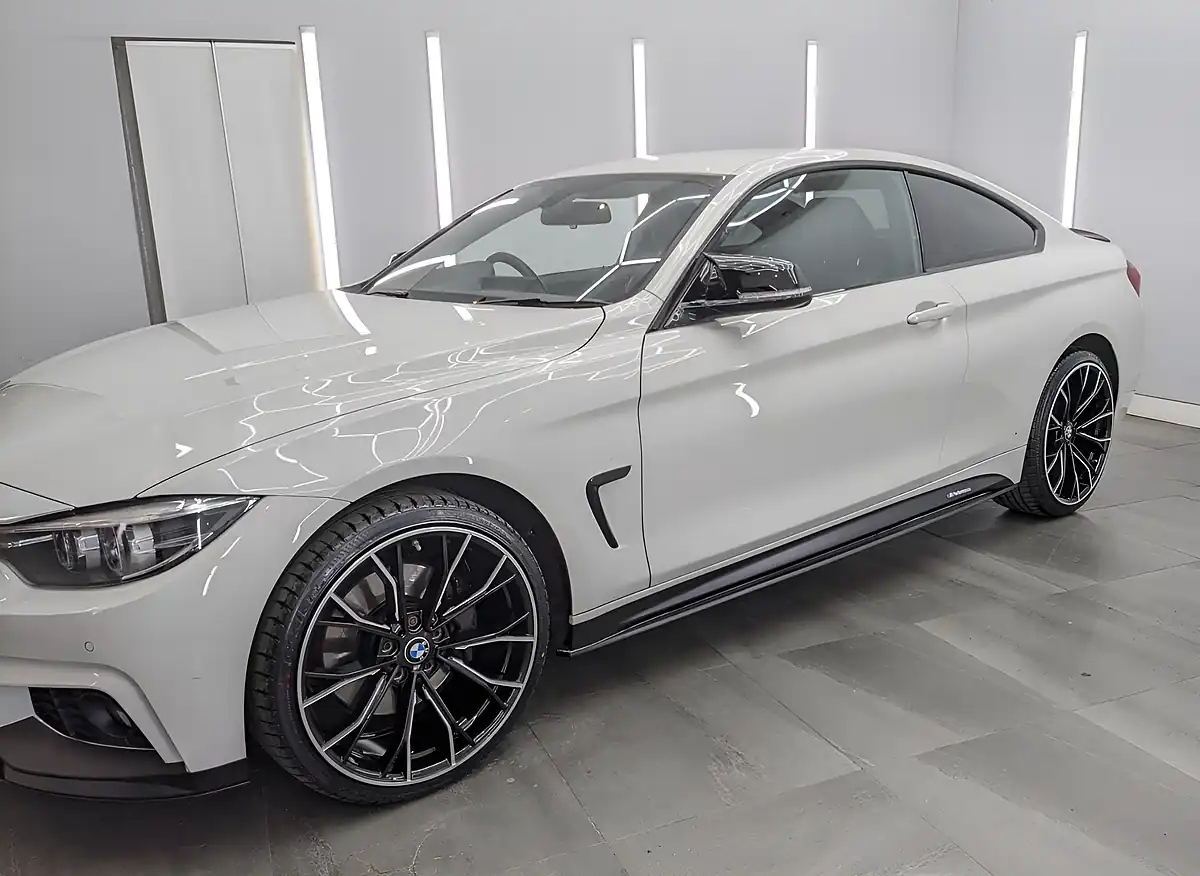 Used 2018 BMW 4 Series M Sport Alpine White - Interior and Exterior details 3