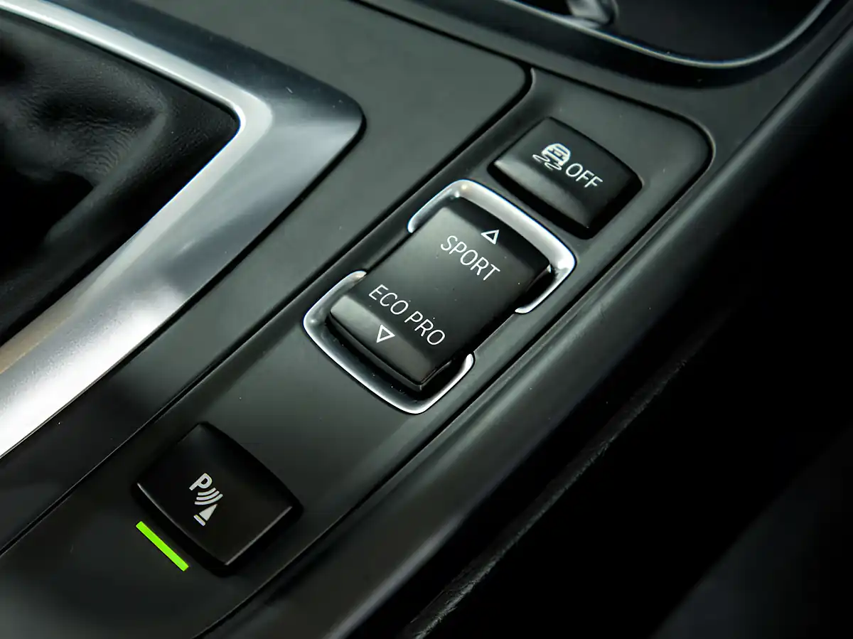 Used 2018 BMW 4 Series M Sport Black - Interior and Exterior details 14