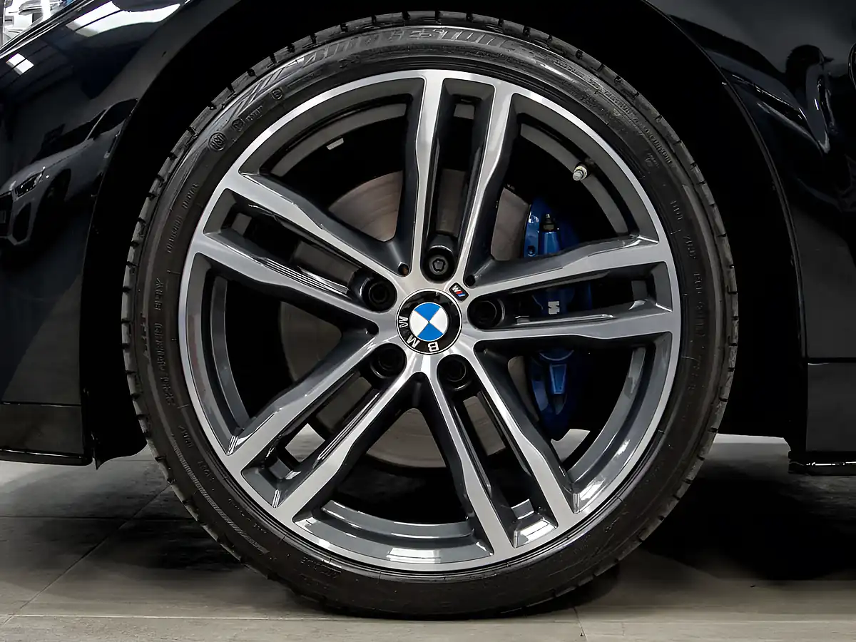 Used 2018 BMW 4 Series M Sport Black - Interior and Exterior details 9