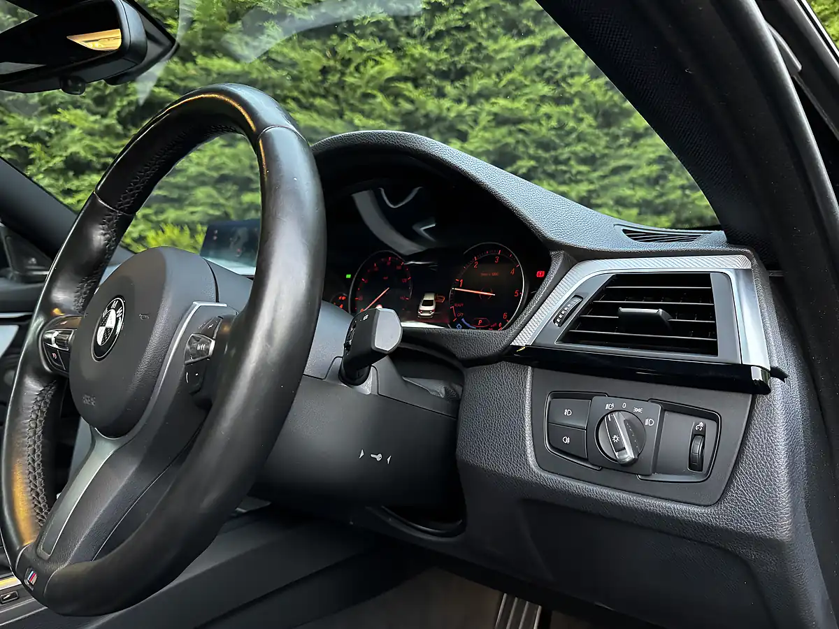 Used 2018 BMW 4 Series M Sport Black Sapphire - Interior and Exterior details 14
