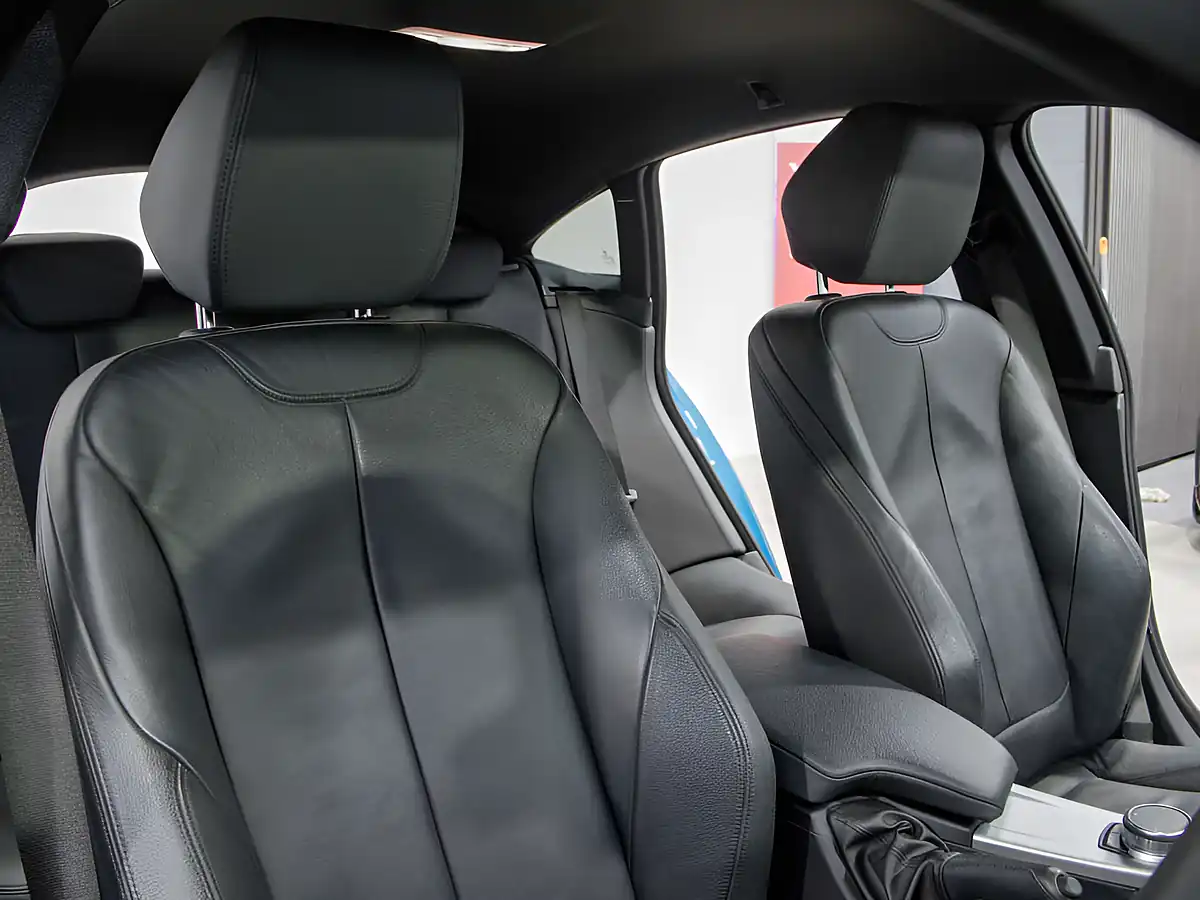 Used 2018 BMW 4 Series M Sport Blue - Interior and Exterior details 11