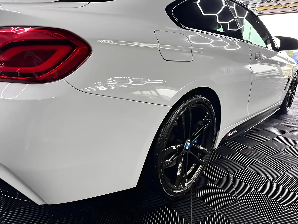 Used 2018 BMW 4 Series M Sport White - Interior and Exterior details 12