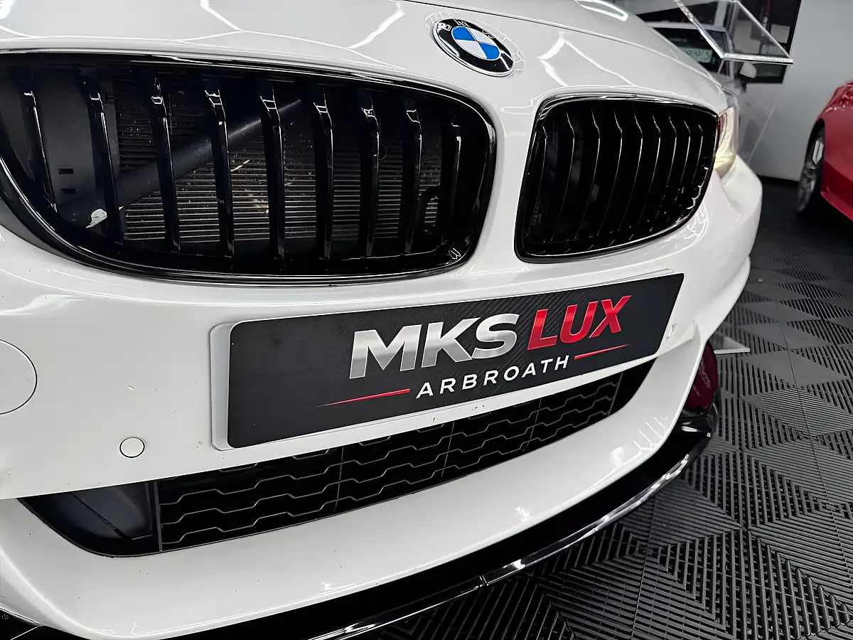 Used 2018 BMW 4 Series M Sport White - Interior and Exterior details 14