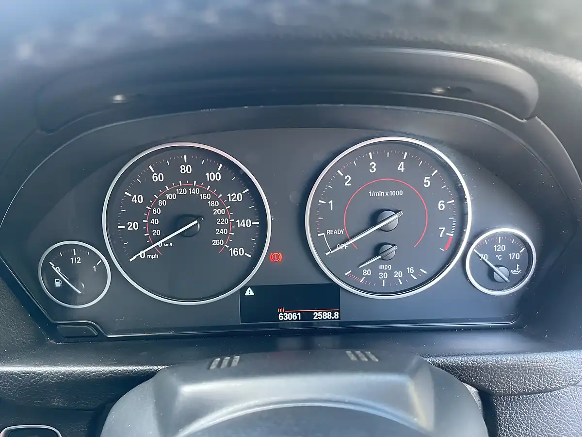 Used 2018 BMW 4 Series Sport Black - Interior and Exterior details 15