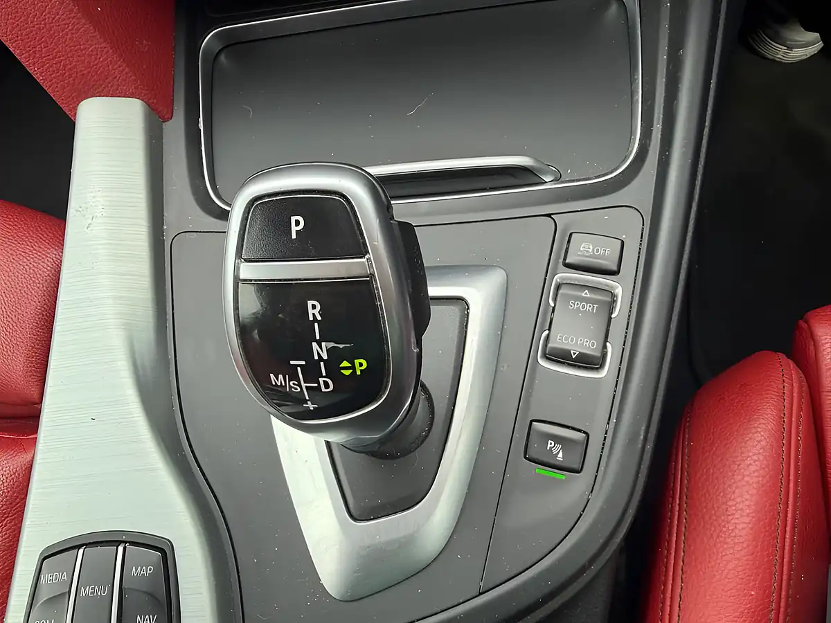Used 2018 BMW 4 Series Sport White - Interior and Exterior details 5