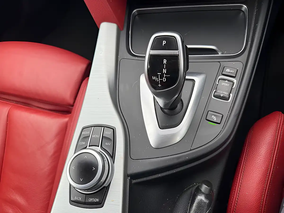 Used 2018 BMW 4 Series Sport White - Interior and Exterior details 6