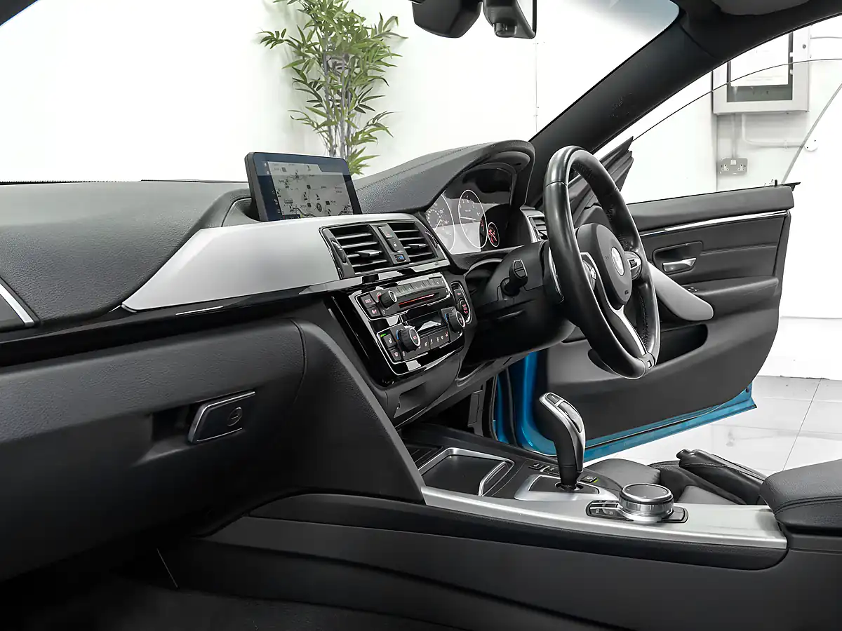 Used 2018 BMW 420i M Sport Snapper Rocks Blue - Interior and Exterior details 17