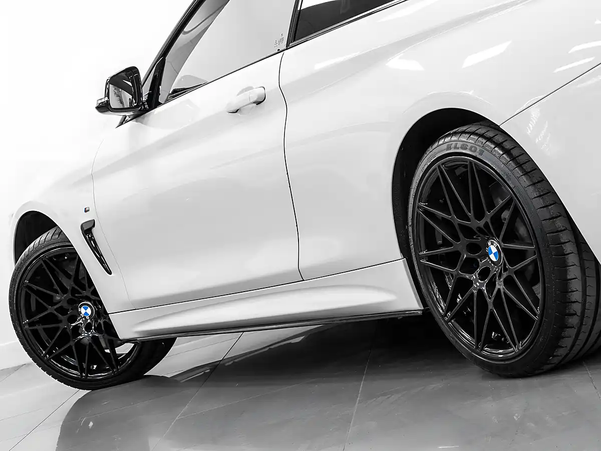 Used 2018 BMW 435d M Sport Alpine White - Interior and Exterior details 10