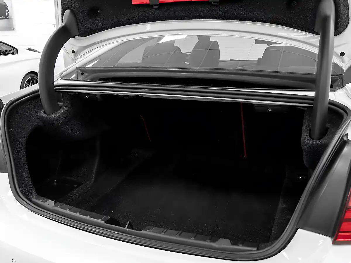 Used 2018 BMW 435d M Sport Alpine White - Interior and Exterior details 15