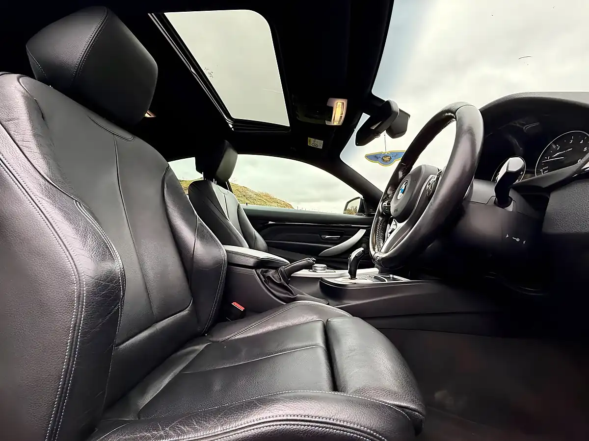 Used 2018 BMW 435d M Sport White - Interior and Exterior details 7