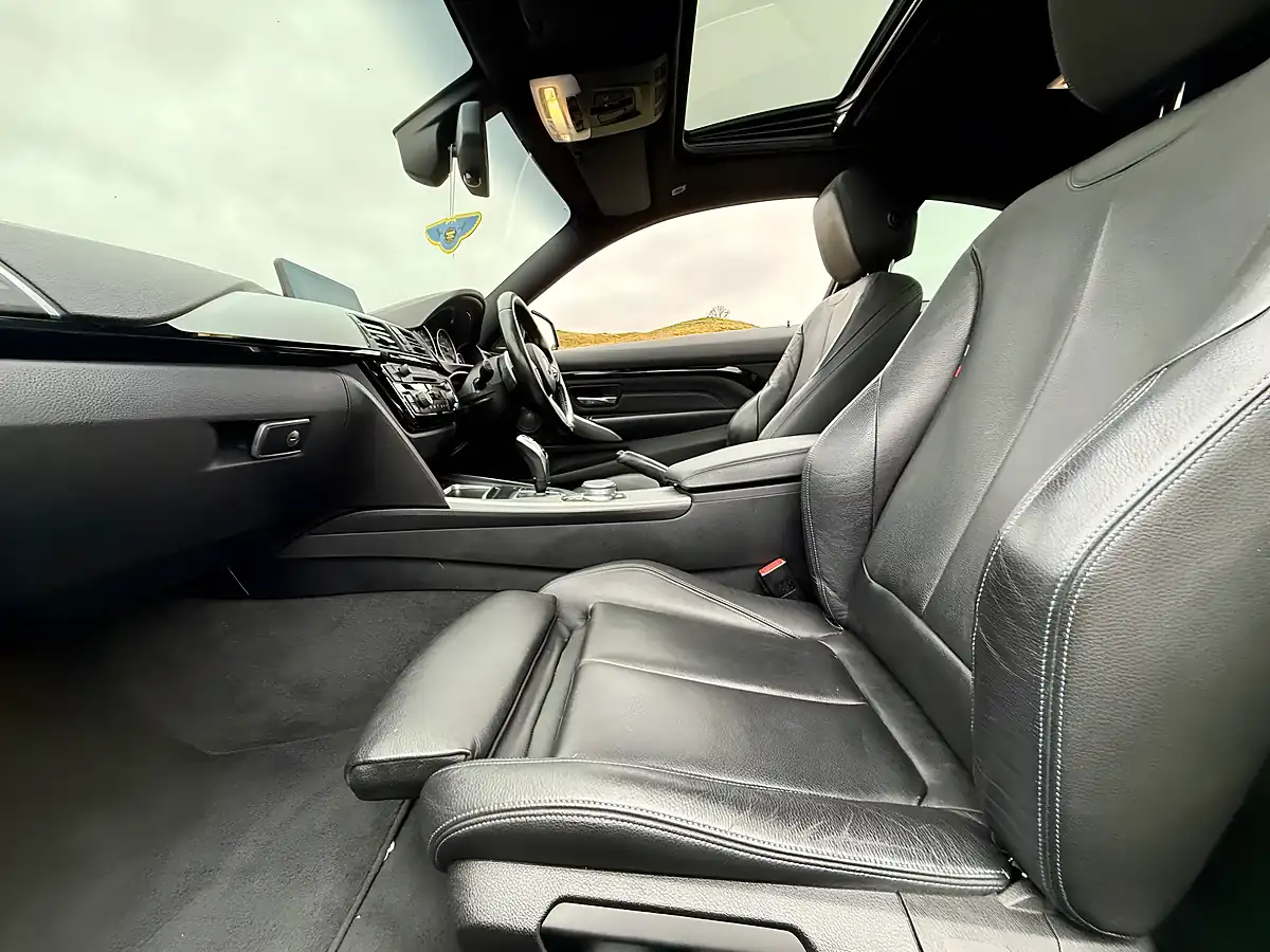 Used 2018 BMW 435d M Sport White - Interior and Exterior details 9